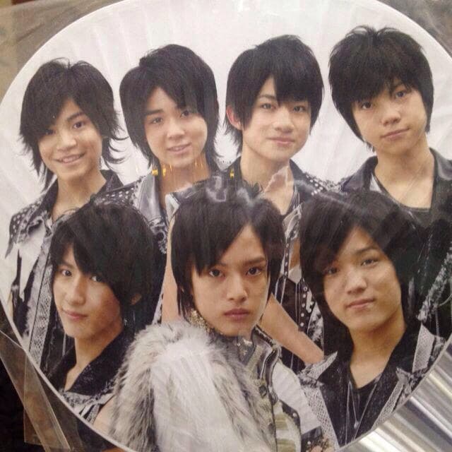 神山智洋の学歴を徹底解説！宝塚市立安倉中学出身、高校は不明も大学進学せず、母子家庭5人兄弟の真ん中で育ちデビュー挫折を乗り越えた軌跡